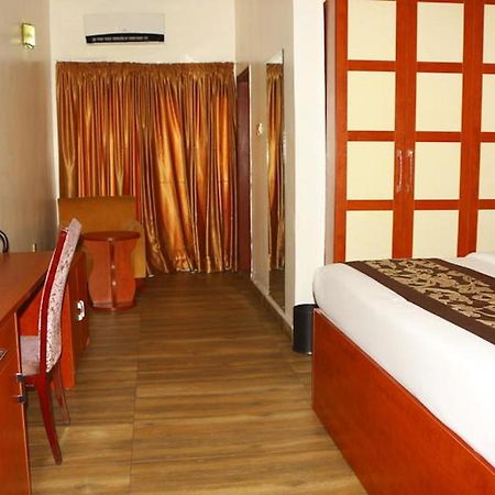 Bon Hotel Port Harcourt At La Kings Exterior photo