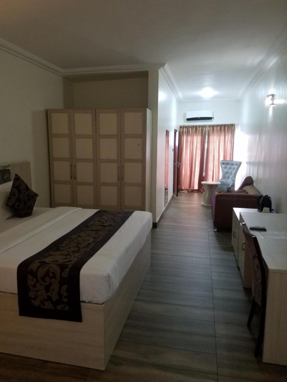 Bon Hotel Port Harcourt At La Kings Exterior photo