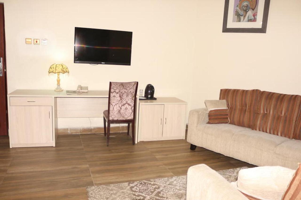 Bon Hotel Port Harcourt At La Kings Exterior photo