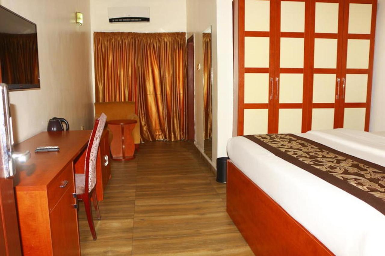 Bon Hotel Port Harcourt At La Kings Exterior photo