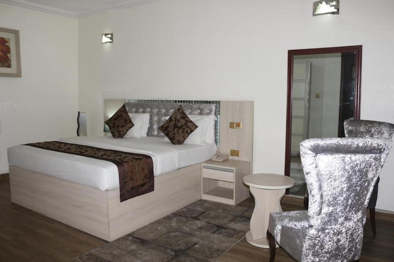 Bon Hotel Port Harcourt At La Kings Exterior photo